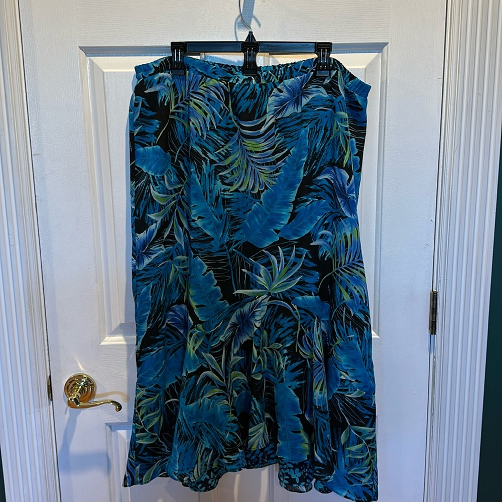 TanJay skirt with a possibilty of being a reversible skirt! 2 skirts in one!